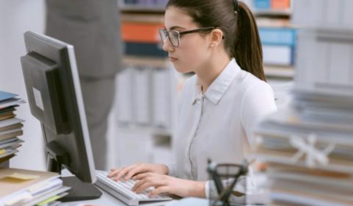Outsourcing Service in Qatar That Assists in Hiring Clerks For Your Company